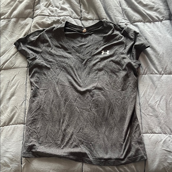 Under Armour Bundle of 7 Tees - size LARGE - Picture 9 of 9